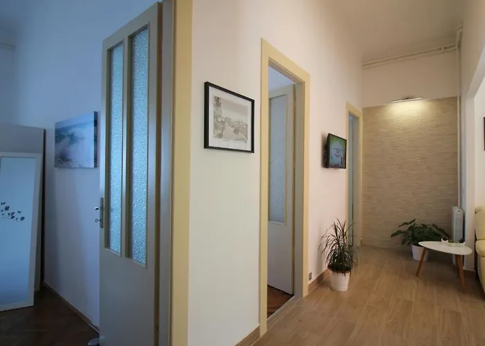 Old アパート ポレッチ