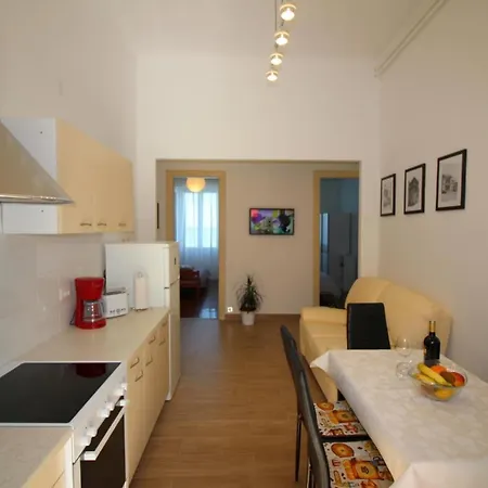 Apartment Old *